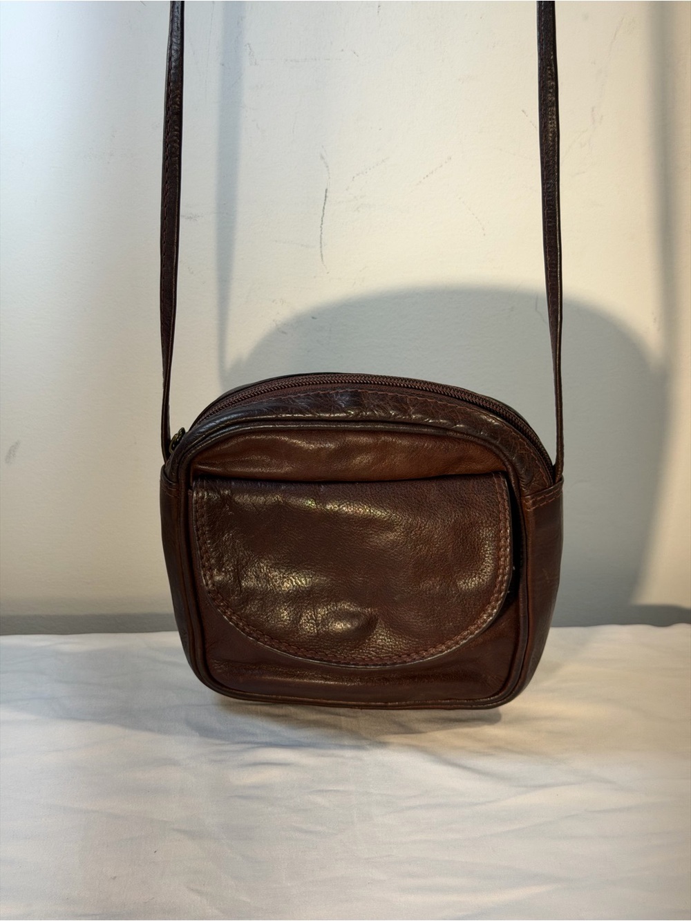 Vintage Classic Brown Leather Crossbody Bag - Unbranded